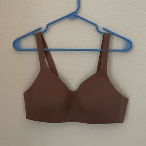 Lululemon: Mauve Hold True Sports Bra (Never Worn)